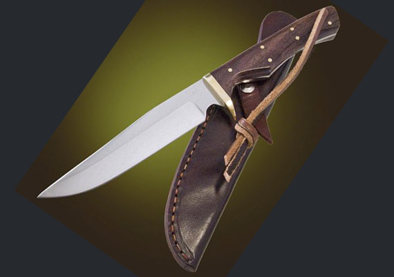#1 - CUCHILLO DE ASADO<br />
								HOJA: Hecha en Acero Inoxidable 420 MOV.con tratamiento termicos y prueba de dureza Rockwell, tambien en acero al carbono SAE 5160, largo aproximado 15 cm.
								CRUZ: Bronce.
								REMACHES: En bronce con buje trasero para lazo de cuero.
								CABO: Maderas de Itin, Quebracho Colorado, Retamo, Guayubira, Urunday, Guayacan.
								VAINA: Cuero cosido a mano.